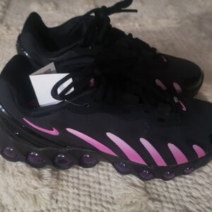 Women's Nike Black And Pink Dn8 Air Max